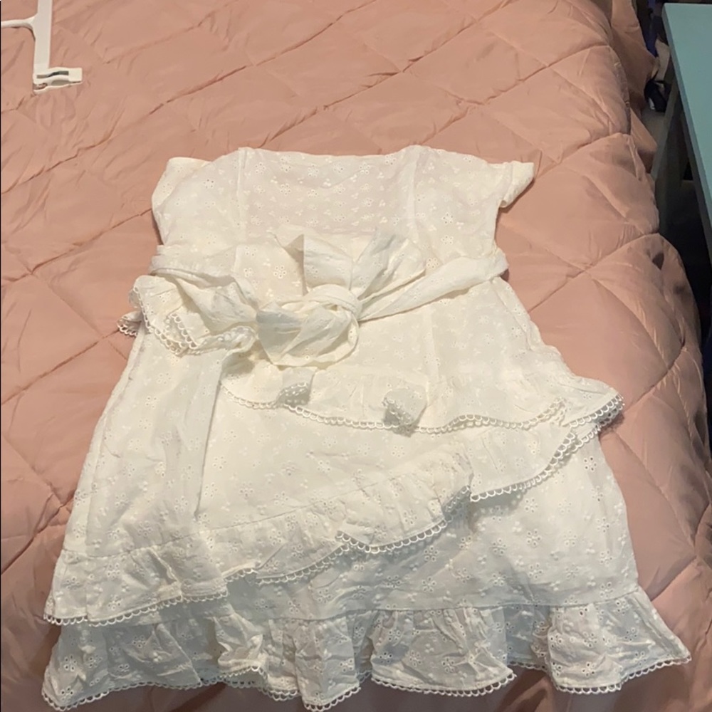 strapless white dress with front side bow